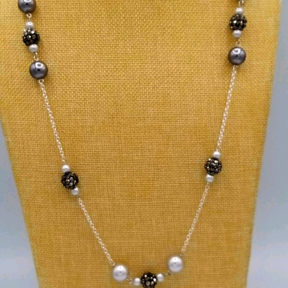 Roman black grey and white beads on chain necklace - Picture 2 of 9